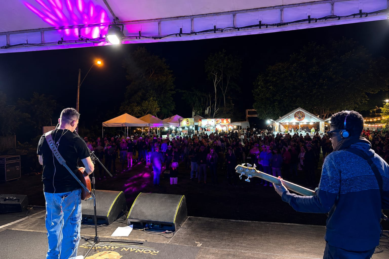 Ronan Andrade no palco
